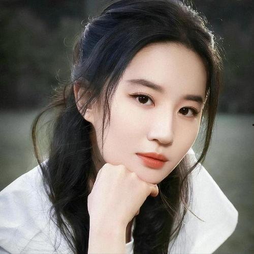 刘亦菲爆料最新情况,揭秘演艺生涯背后的心酸历程  第2张